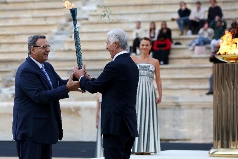 Παράδοση Ολυμπιακής Φλόγας στο Παναθηναϊκό στάδιο