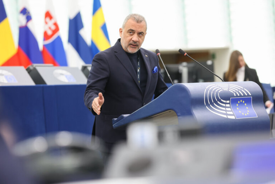 Λουκάς Φουρλάς: Μεταβαίνει στο Λονδίνο για μείωση διδάκτρων στα Βρετανικά Πανεπιστήμια