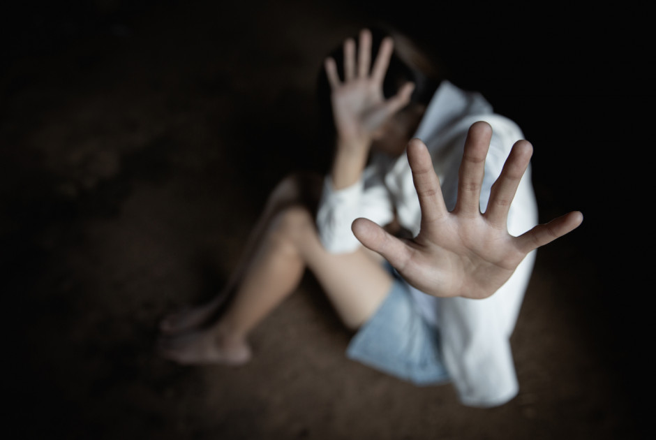 40&chi;&rho;&omicron;&nu;&omicron;&sigmaf; &kappa;&alpha;&tau;&eta;&gamma;&omicron;&rho;&epsilon;ί&tau;&alpha;&iota; &gamma;&iota;&alpha; &sigma;&epsilon;&xi;&omicron;&upsilon;&alpha;&lambda;&iota;&kappa;ή &kappa;&alpha;&kappa;&omicron;&pi;&omicron;ί&eta;&sigma;&eta; &tau;&eta;&sigmaf; &alpha;&nu;ή&lambda;&iota;&kappa;&eta;&sigmaf; &kappa;ό&rho;&eta;&sigmaf; &tau;&eta;&sigmaf; &pi;&rho;ώ&eta;&nu; &sigma;&upsilon;&nu;&tau;&rho;ό&phi;&omicron;&upsilon; &tau;&omicron;&upsilon;