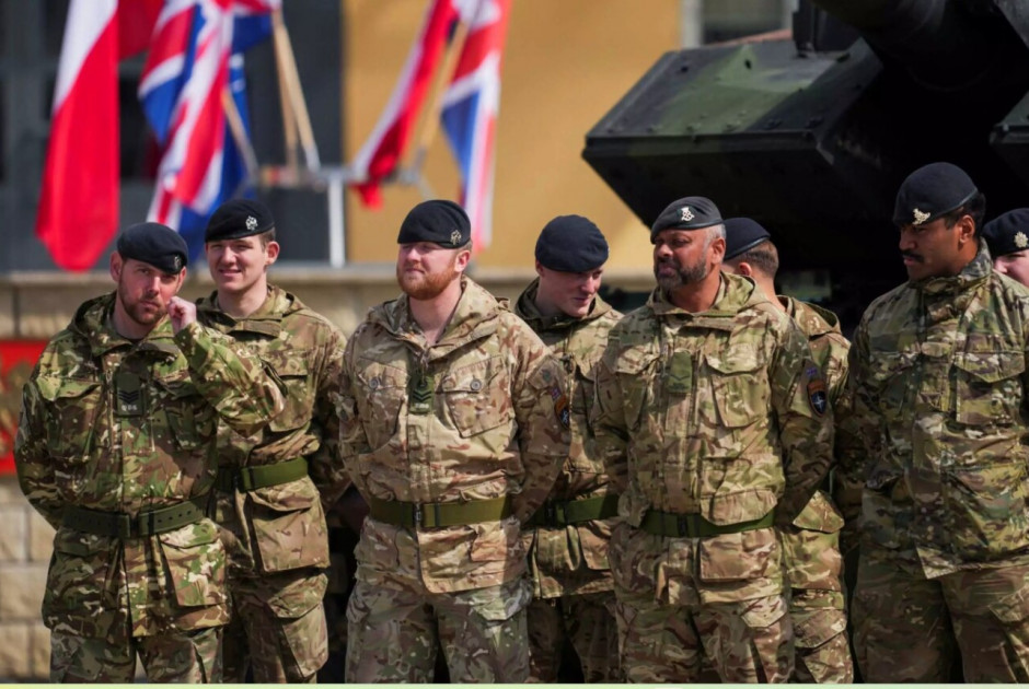 Βρετανία: Δεσμεύει 200 εκατ. λίρες για ενδεχόμενη ανάπτυξη στρατευμάτων στην Ουκρανία