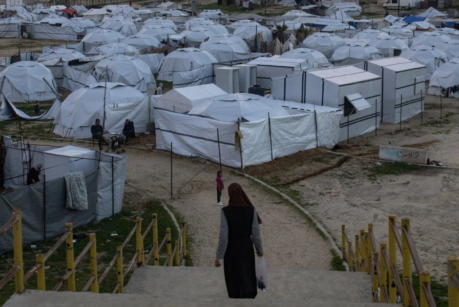 &Eta; &Alpha;&phi;&rho;&iota;&kappa;&alpha;&nu;&iota;&kappa;ή Έ&nu;&omega;&sigma;&eta; &zeta;&eta;&tau;ά &nu;&alpha; &sigma;&tau;&alpha;&mu;&alpha;&tau;ή&sigma;&epsilon;&iota; &eta; &laquo;&epsilon;&xi;ό&nu;&tau;&omega;&sigma;&eta;&raquo; &tau;&omega;&nu; &Pi;&alpha;&lambda;&alpha;&iota;&sigma;&tau;&iota;&nu;ί&omega;&nu;