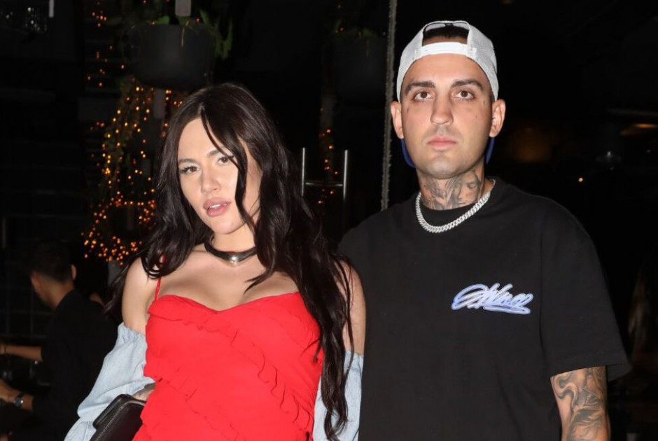 &Chi;ώ&rho;&iota;&sigma;&epsilon; &eta; Έ&lambda;&epsilon;&nu;&alpha; &Tau;&sigma;&alpha;&gamma;&kappa;&rho;&iota;&nu;&omicron;ύ &mu;&epsilon; &tau;&omicron;&nu; Dj Stephan