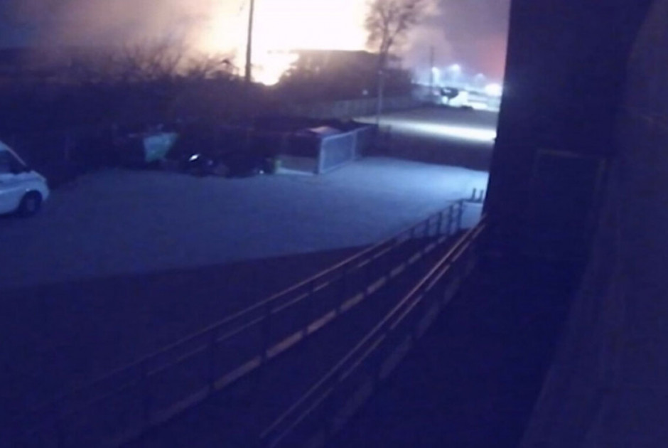 Τραγωδία στα Τρίκαλα: Η στιγμή που το εργοστάσιο τινάζεται στον αέρα (ΒΙΝΤΕΟ)