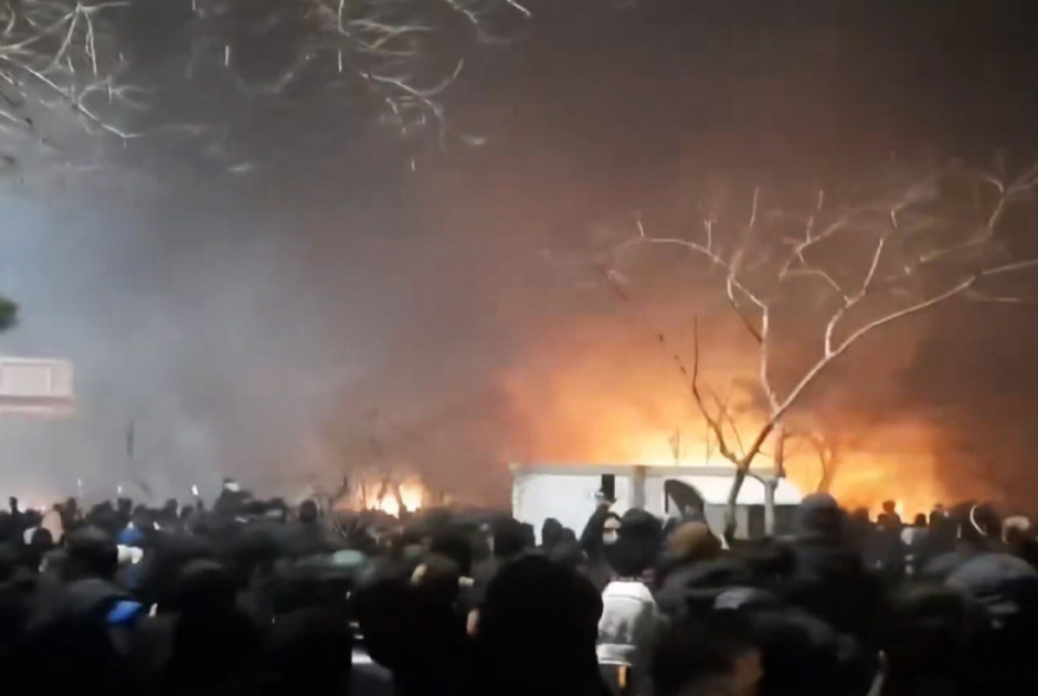 Αμερικανικές υπηρεσίες: Παρουσιάζουν στον Τραμπ τα σενάρια παρέμβασης των ΗΠΑ στο Ιράν