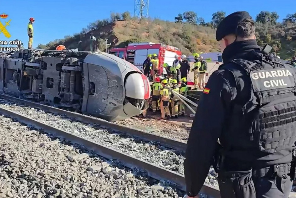 Δυστύχημα στην Ισπανία: «Έπρεπε να απομακρύνουμε νεκρούς για να φτάσουμε στους ζωντανούς»
