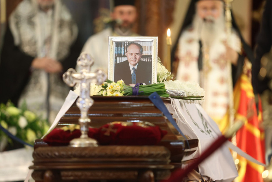 Η Κύπρος αποχαιρετά τον πρώην Πρόεδρο Γιώργο Βασιλείου - Έφτασε ο ΠτΔ (ΦΩΤΟΣ)