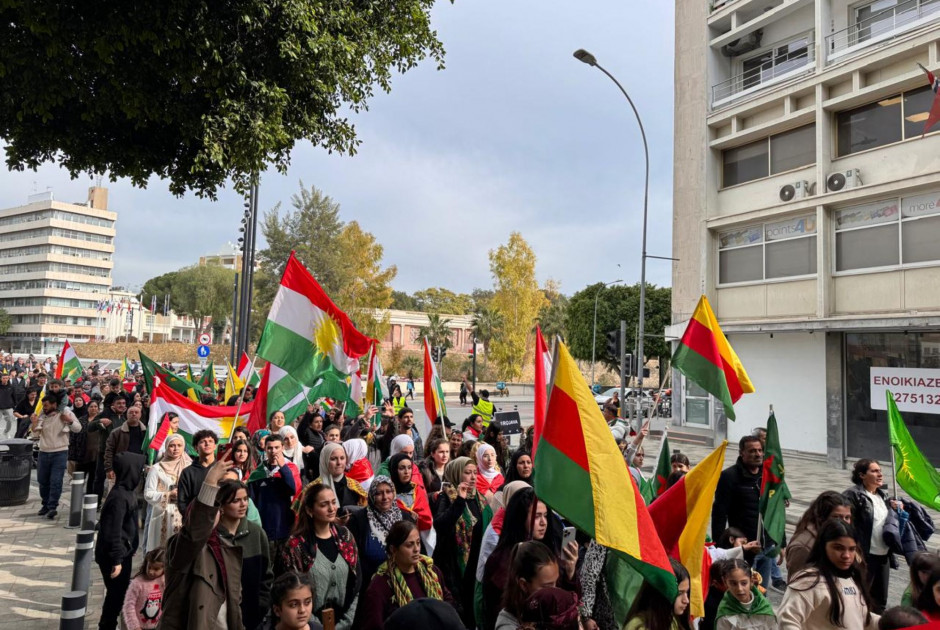 Στους δρόμους Κούρδοι και ακτιβιστές – Μήνυμα συμπαράστασης στη Ροζάβα