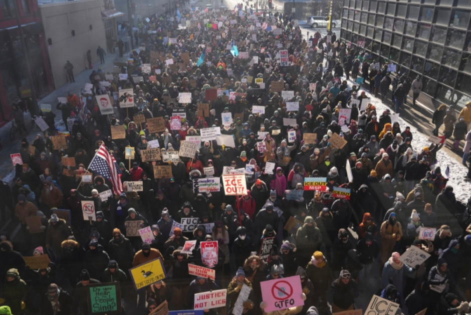 Πένθος και οργή στη Μινεάπολη μετά τη δολοφονία του Άλεξ Πρέτι από ομοσπονδιακούς πράκτορες