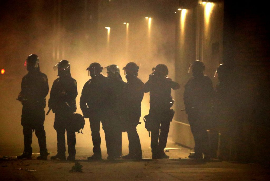 &Mu;&iota;&nu;&epsilon;&sigma;ό&tau;&alpha;: &Mu;&iota;&alpha; &pi;&omicron;&lambda;&iota;&tau;&epsilon;ί&alpha; &pi;&omicron;&upsilon; ;&beta;&rho;ά&zeta;&epsilon;&iota;; &kappa;&alpha;&tau;ά &tau;&omega;&nu; &Alpha;&mu;&epsilon;&rho;