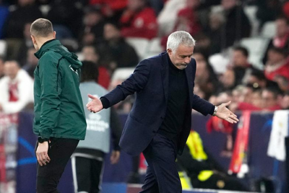 ΕΞΑΛΛΟΣ ο Μουρίνιο… έβαλε τους παίκτες του να κοιμηθούν στο προπονητικό κέντρο μετά την ήττα από τ