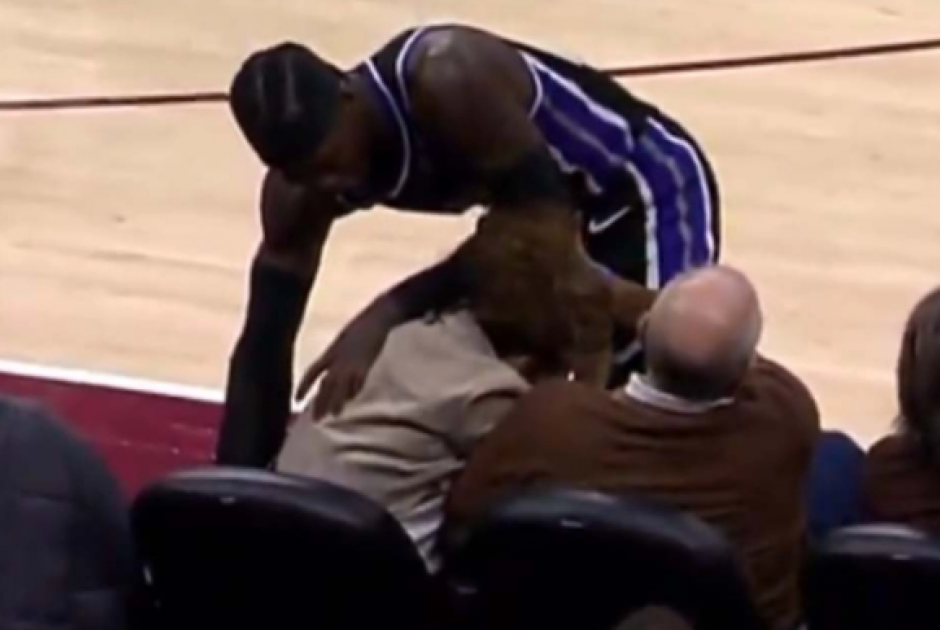 Σρέντερ: Έριξε αγκωνιά κατά λάθος σε φίλαθλο