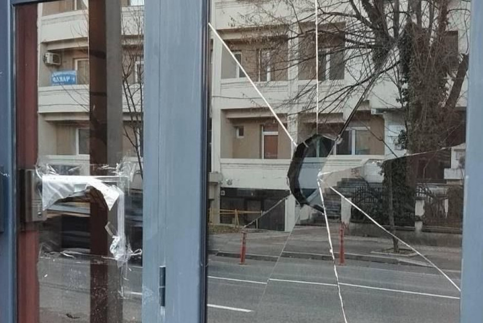 Βανδαλισμός στην πρεσβεία της Βουλγαρίας στα Σκόπια – Ένταση στις σχέσεις με τη Βόρεια Μακεδονία