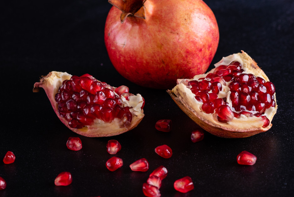 Το πρωτοχρονιάτικο έθιμο του ροδιού: Ποια η ιστορία του και τι συμβολίζει