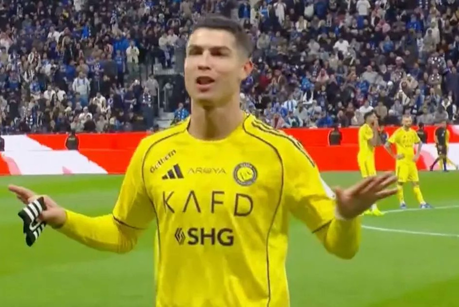 Έξαλλος ο Κριστιάνο Ρονάλντο στην αλλαγή του…με την Αλ Νασρ πίσω στο σκορ και τον Πορτογάλο να σκο