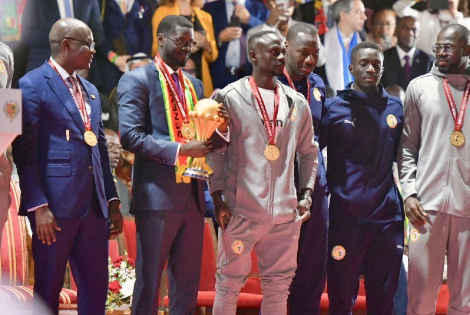 &Alpha;&Upsilon;&Tau;&Alpha; &epsilon;ί&nu;&alpha;&iota; &pi;&rho;&iota;&mu;: &Alpha;&rho;&kappa;&epsilon;&tau;έ&sigmaf; &chi;&iota;&lambda;&iota;ά&delta;&epsilon;&sigmaf; &epsilon;&upsilon;&rho;ώ &kappa;&alpha;&iota; &alpha;&pi;ό έ&nu;&alpha; &omicron;&iota;&kappa;ό&pi;&epsilon;&delta;&omicron; &sigma;&epsilon; &kappa;ά&theta;&epsilon; &pi;&alpha;ί&kappa;&tau;&eta; &tau;&eta;&sigmaf; &Sigma;&epsilon;&nu;&epsilon;&gamma;ά&lambda;&eta;&sigmaf;