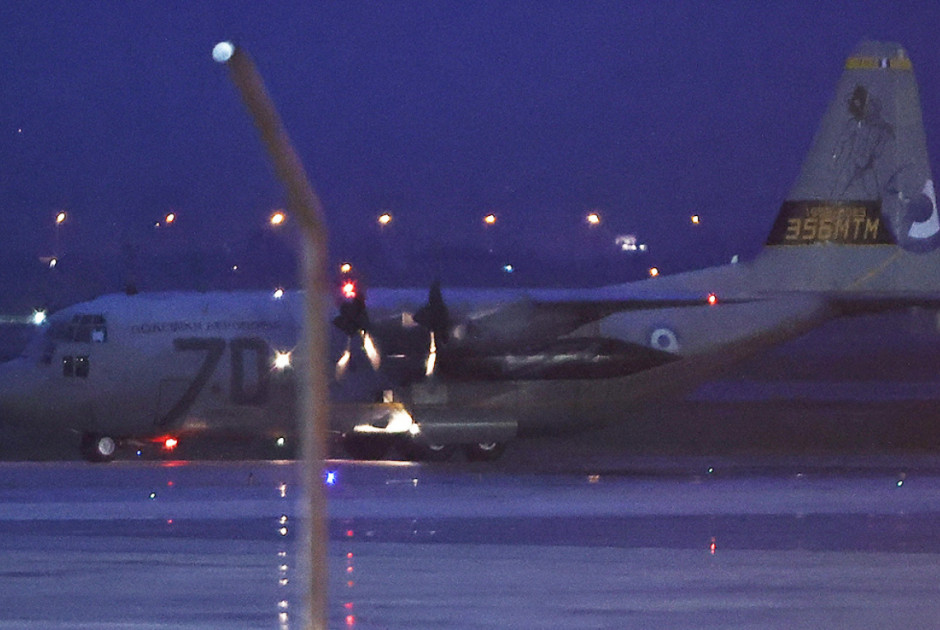 Βουβός πόνος: Στο αεροδρόμιο «Μακεδονία» οι σοροί των φιλάθλων του ΠΑΟΚ