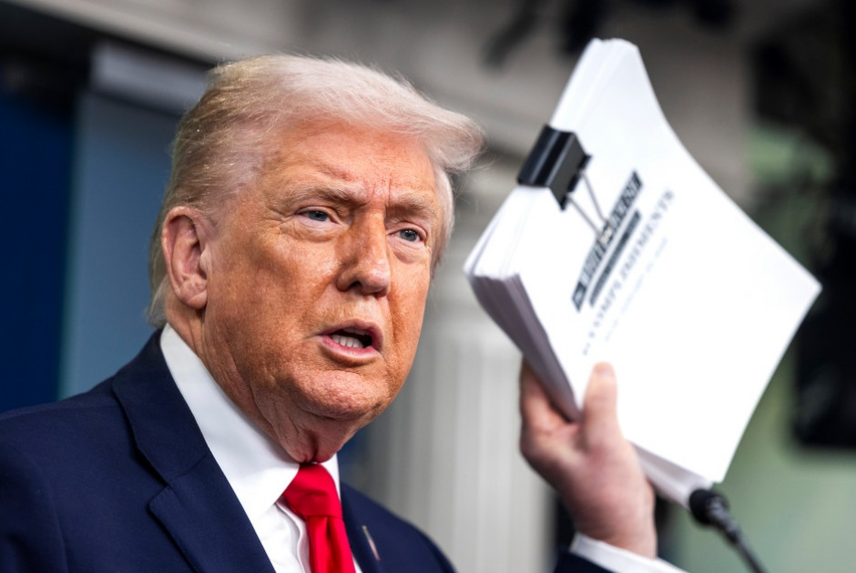 &Phi;&epsilon;&iota;&delta;&omega;&lambda;ό&sigmaf; &Tau;&rho;&alpha;&mu;&pi; &gamma;&iota;&alpha; &Gamma;&rho;&omicron;&iota;&lambda;&alpha;&nu;&delta;ί&alpha;: &Eta; &kappa;&alpha;&tau;ά&sigma;&tau;&alpha;&sigma;&eta; &theta;&alpha; &laquo;&epsilon;&xi;&epsilon;&lambda;&iota;&chi;&theta;&epsilon;ί &alpha;&rho;&kappa;&epsilon;&tau;ά &kappa;&alpha;&lambda;ά&raquo; (&Beta;&Iota;&Nu;&Tau;&Epsilon;&Omicron;)