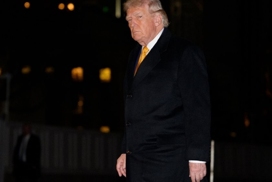 &Delta;&epsilon;ί&tau;&epsilon; LIVE &tau;&eta;&nu; &omicron;&mu;&iota;&lambda;ί&alpha; &Tau;&rho;&alpha;&mu;&pi; &sigma;&tau;&omicron; &Nu;&tau;&alpha;&beta;ό&sigmaf;