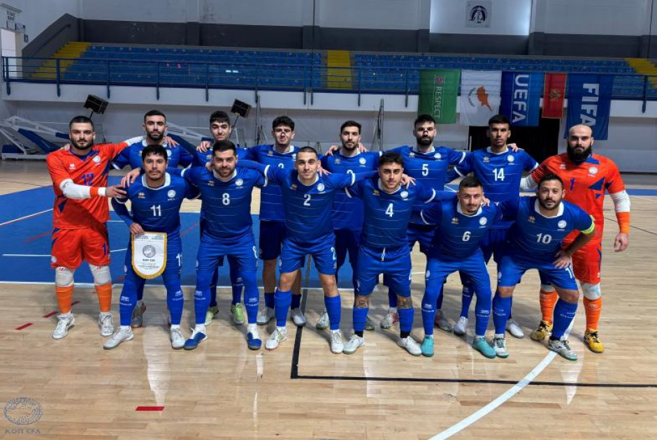 Futsal: &Kappa;ύ&pi;&rho;&omicron;&sigmaf; - &Mu;&alpha;&upsilon;&rho;&omicron;&beta;&omicron;ύ&nu;&iota;&omicron; 0-1