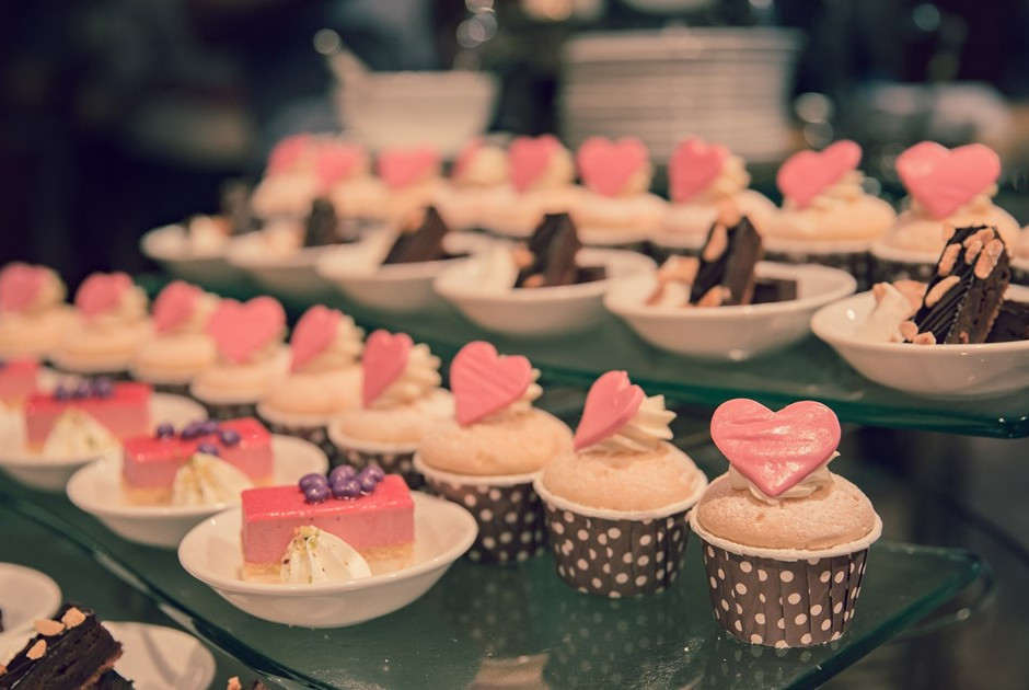 &Pi;&omicron;&iota;&omicron;&iota; &gamma;&iota;&omicron;&rho;&tau;ά&zeta;&omicron;&upsilon;&nu; &sigma;ή&mu;&epsilon;&rho;&alpha;, 26 &Iota;&alpha;&nu;&omicron;&upsilon;&alpha;&rho;ί&omicron;&upsilon;