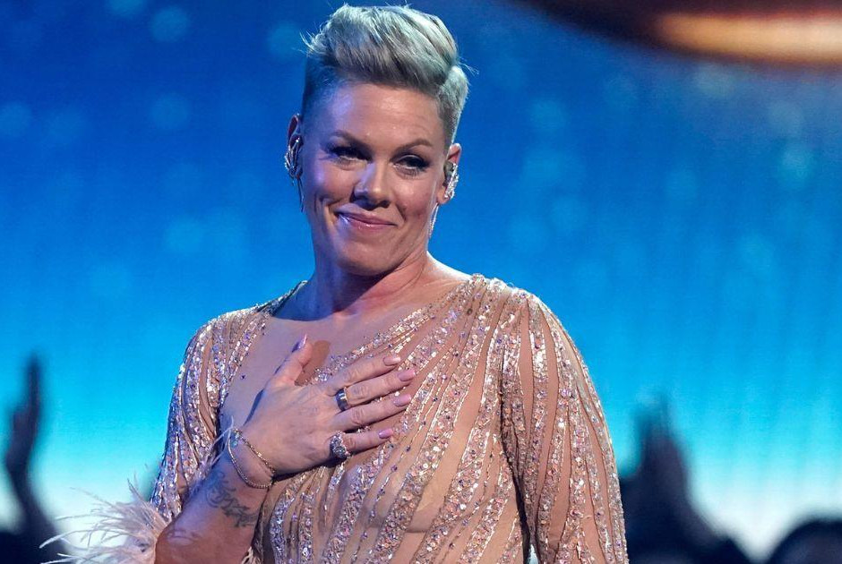 Pink: Πρωτοχρονιά στο νοσοκομείο για την τραγουδίστρια