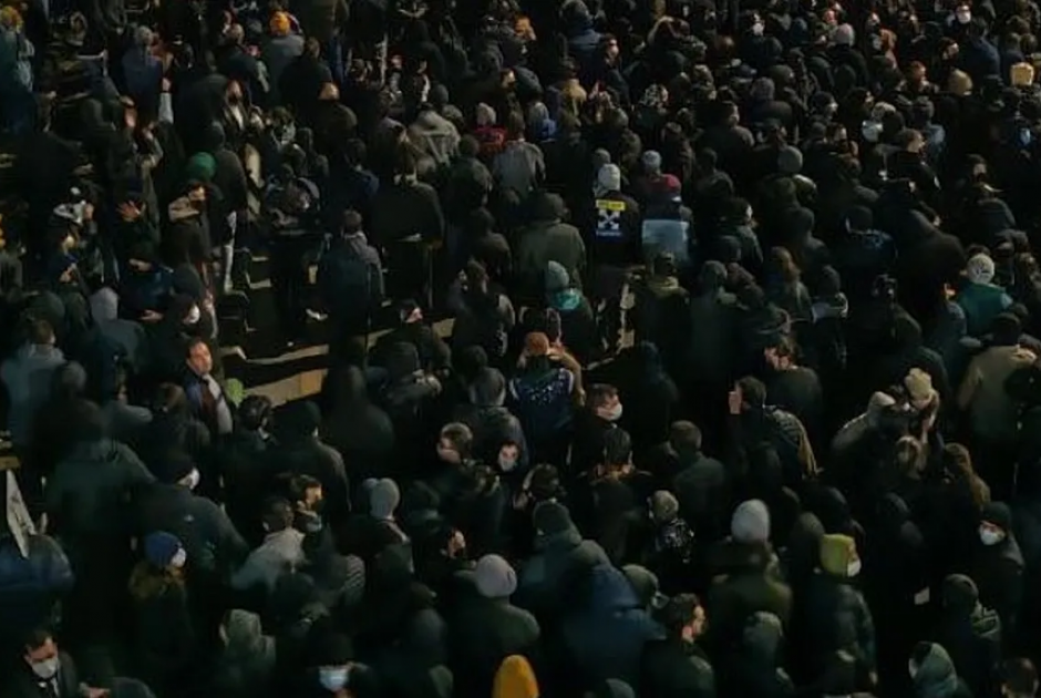 Μαζική αντικυβερνητική διαδήλωση στην Τεχεράνη