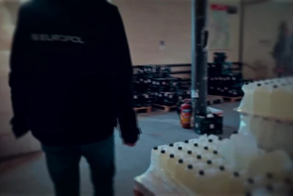 Europol: &Epsilon;&xi;&alpha;&rho;&theta;&rho;ώ&theta;&eta;&kappa;&epsilon; &epsilon;&upsilon;&rho;ύ &pi;&alpha;&nu;&epsilon;&upsilon;&rho;&omega;&pi;&alpha;ϊ&kappa;ό &delta;ί&kappa;&tau;&upsilon;&omicron; &sigma;&upsilon;&nu;&theta;&epsilon;&tau;&iota;&kappa;ώ&nu; &nu;&alpha;&rho;&kappa;&omega;&tau;&iota;&kappa;ώ&nu; (&Beta;&Iota;&Nu;&Tau;&Epsilon;&Omicron;)