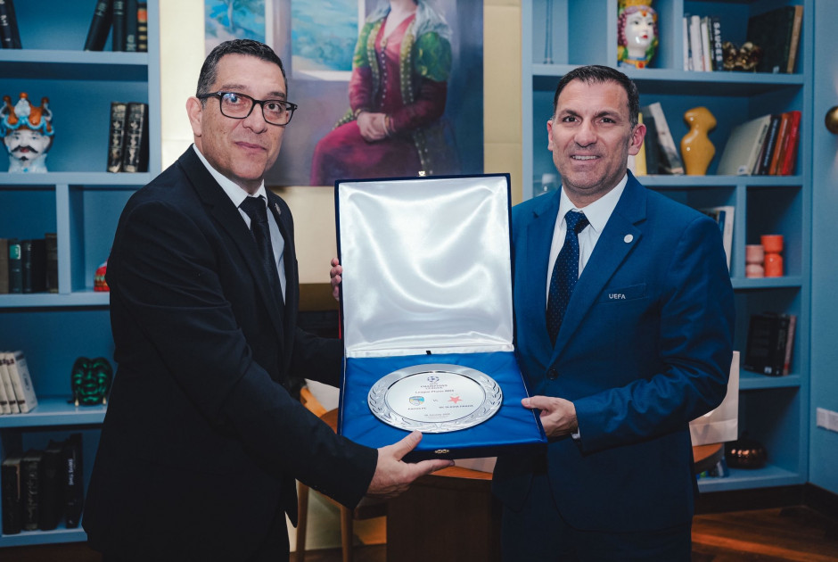 Το γεύμα της Πάφου στην Σλάβια Πράγας (ΦΩΤΟΣ)