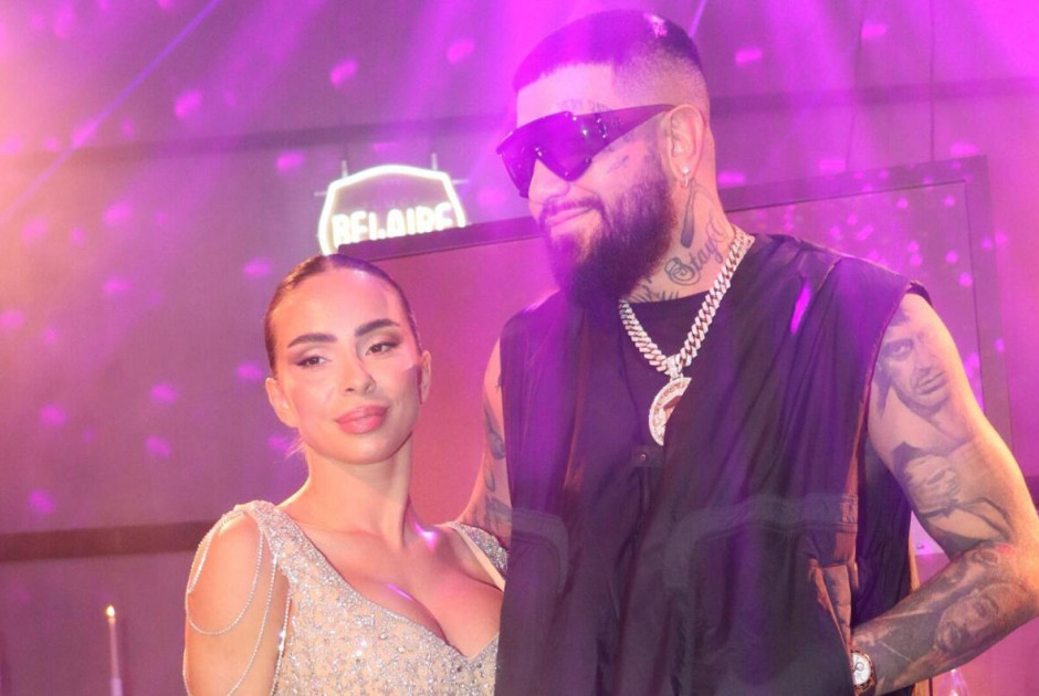 Snik: &laquo;&Sigma;&epsilon; &delta;ύ&omicron; &mu;ή&nu;&epsilon;&sigmaf; &gamma;&epsilon;&nu;&nu;ά&mu;&epsilon;, &epsilon;ί&mu;&alpha;&iota; &pi;&omicron;&lambda;ύ &epsilon;&rho;&omega;&tau;&epsilon;&upsilon;&mu;έ&nu;&omicron;&sigmaf;, &delta;&epsilon;&nu; &mu;&omicron;&upsilon; &lambda;&epsilon;ί&pi;&epsilon;&iota; &kappa;ά&tau;&iota;&raquo;