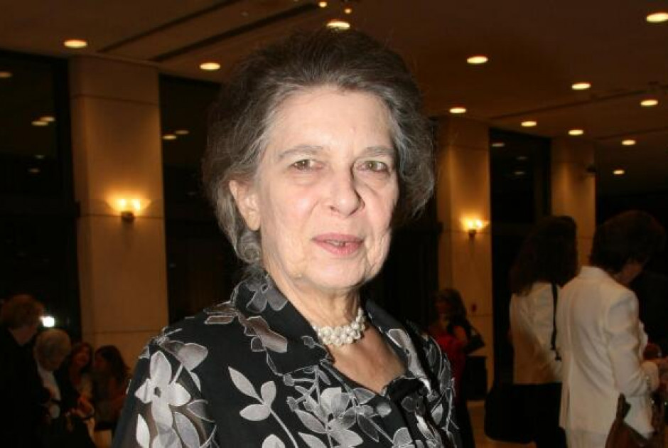 &Pi;έ&theta;&alpha;&nu;&epsilon; &eta; &pi;&rho;&iota;&gamma;&kappa;ί&pi;&iota;&sigma;&sigma;&alpha; &Epsilon;&iota;&rho;ή&nu;&eta;