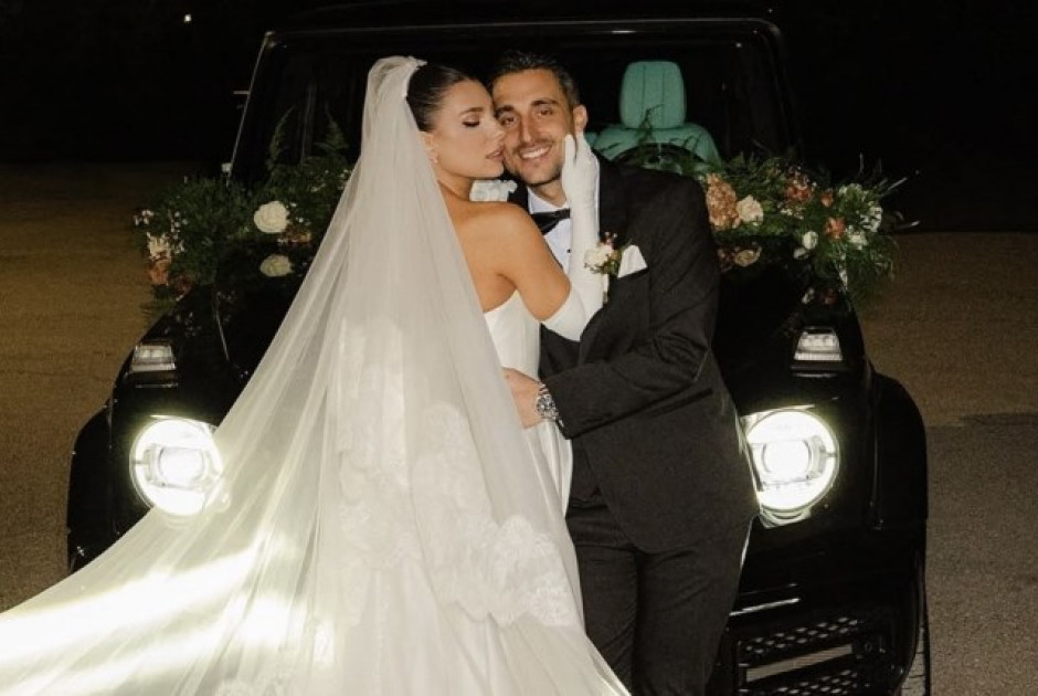 &Tau;&omicron; &tau;&rho;&upsilon;&phi;&epsilon;&rho;ό &mu;ή&nu;&upsilon;&mu;&alpha; &tau;&eta;&sigmaf; &Mu;&alpha;&rho;&iota;&alpha;&lambda;έ&nu;&alpha;&sigmaf; &Rho;&omicron;&upsilon;&mu;&epsilon;&lambda;&iota;ώ&tau;&eta; &mu;&epsilon;&tau;ά &tau;&omicron;&nu; &gamma;ά&mu;&omicron; &mu;&epsilon; &tau;&omicron;&nu; &Sigma;ά&kappa;&eta; &Kappa;&alpha;&tau;&sigma;&omicron;ύ&lambda;&eta;