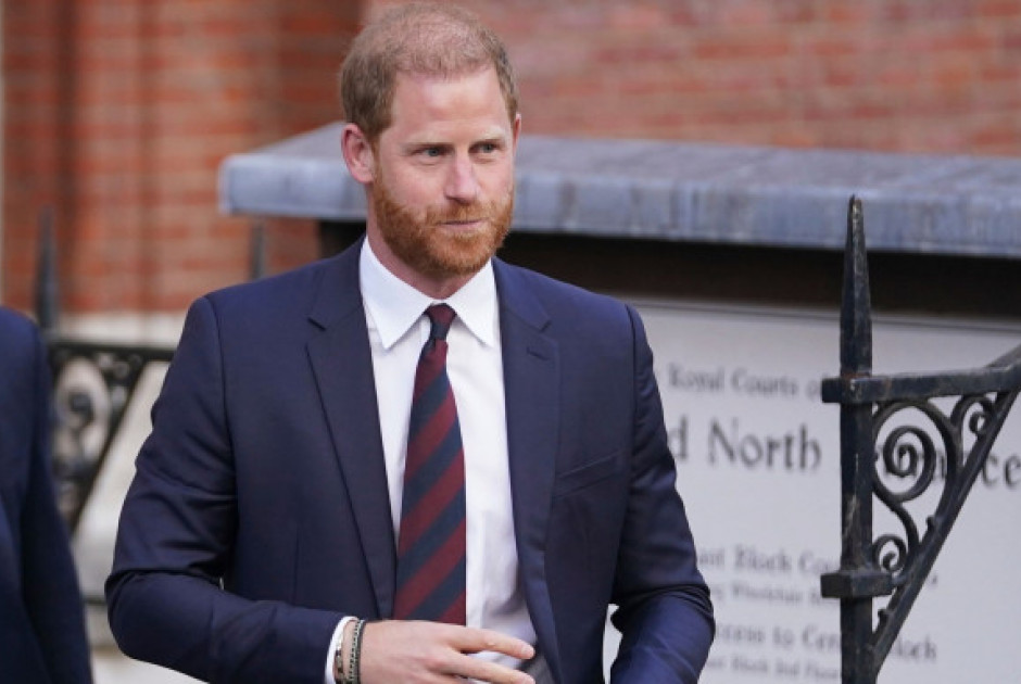 &Sigma;&tau;&alpha; &delta;&iota;&kappa;&alpha;&sigma;&tau;ή&rho;&iota;&alpha; &xi;&alpha;&nu;ά &omicron; &pi;&rho;ί&gamma;&kappa;&iota;&pi;&alpha;&sigmaf; &Chi;ά&rho;&iota;