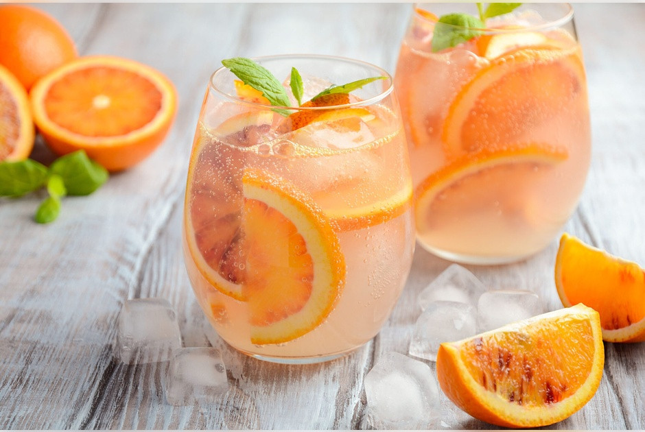 &laquo;&Kappa;&omicron;&kappa;&tau;έ&iota;&lambda; &kappa;&omicron;&rho;&tau;&iota;&zeta;ό&lambda;&eta;&sigmaf;&raquo;: &Tau;&omicron; viral &rho;ό&phi;&eta;&mu;&alpha; &sigma;&tau;&omicron; TikTok &pi;&omicron;&upsilon; &laquo;&upsilon;&pi;ό&sigma;&chi;&epsilon;&tau;&alpha;&iota;&raquo; &epsilon;&upsilon;&epsilon;&xi;ί&alpha; (&Beta;&Iota;&Nu;&Tau;&Epsilon;&Omicron;)