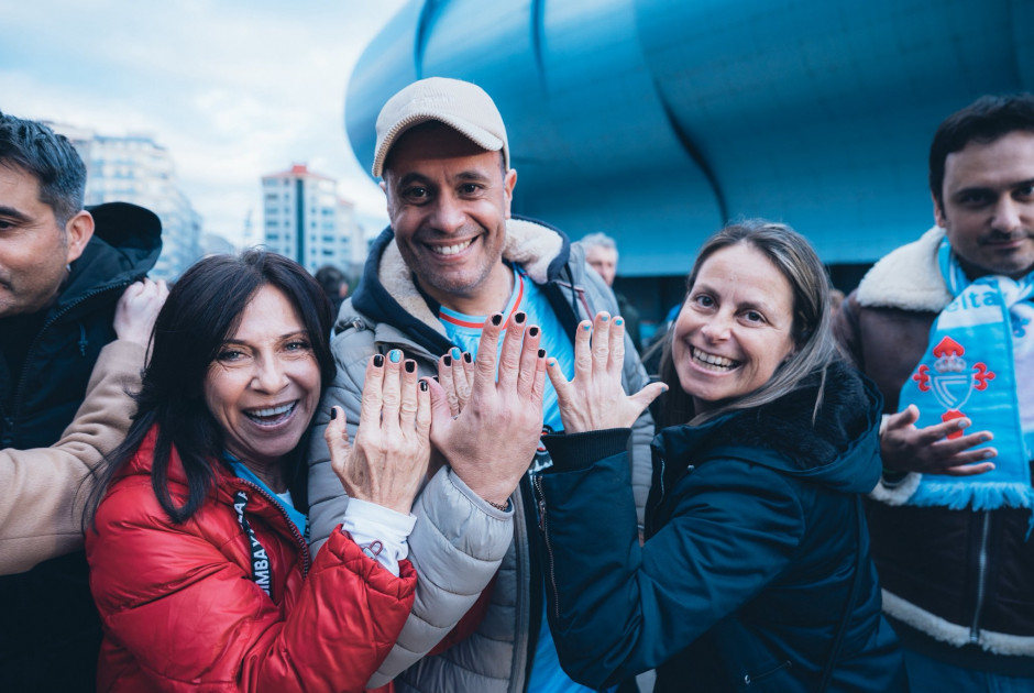 O&pi;&alpha;&delta;&omicron;ί έ&beta;&alpha;&psi;&alpha;&nu; &tau;&alpha; &nu;ύ&chi;&iota;&alpha; &tau;&omicron;&upsilon;&sigmaf; &gamma;&iota;&alpha; &chi;ά&rho;&eta; &pi;&omicron;&delta;&omicron;&sigma;&phi;&alpha;&iota;&rho;&iota;&sigma;&tau;ή (&Phi;&Omega;&Tau;&Omicron;&Sigma;)