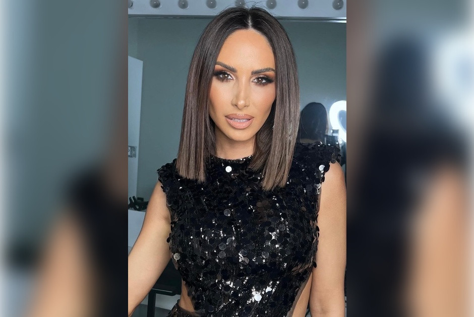 &Mu;&iota;&alpha; &mu;&omicron;&nu;&alpha;&delta;&iota;&kappa;ή &mu;&omicron;&upsilon;&sigma;&iota;&kappa;ή &epsilon;&mu;&pi;&epsilon;&iota;&rho;ί&alpha; &mu;&epsilon; &tau;&eta;&nu; &Lambda;έ&nu;&alpha; &Zeta;&epsilon;&upsilon;&gamma;&alpha;&rho;ά &alpha;ύ&rho;&iota;&omicron; &sigma;&tau;&omicron; Lush