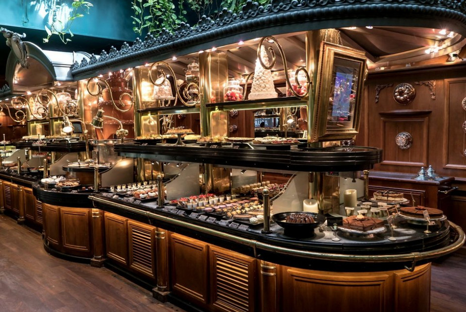 &Sigma;&epsilon; &alpha;&upsilon;&tau;ό &tau;&omicron; &epsilon;&sigma;&tau;&iota;&alpha;&tau;ό&rho;&iota;&omicron; &tau;&eta;&sigmaf; &Epsilon;&upsilon;&rho;ώ&pi;&eta;&sigmaf; &sigma;&tau;ή&nu;&epsilon;&tau;&alpha;&iota; &omicron; &mu;&epsilon;&gamma;&alpha;&lambda;ύ&tau;&epsilon;&rho;&omicron;&sigmaf; &mu;&pi;&omicron;&upsilon;&phi;έ&sigmaf; &sigma;&tau;&omicron;&nu; &kappa;ό&sigma;&mu;&omicron;