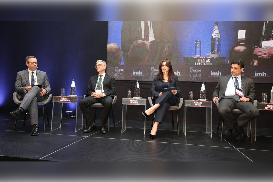 &Delta;&iota;&alpha;&mu;&omicron;&rho;&phi;ώ&nu;&omicron;&nu;&tau;&alpha;&sigmaf; &tau;&omicron; &mu;έ&lambda;&lambda;&omicron;&nu; &tau;&eta;&sigmaf; T&rho;&alpha;&pi;&epsilon;&zeta;&iota;&kappa;ή&sigmaf;