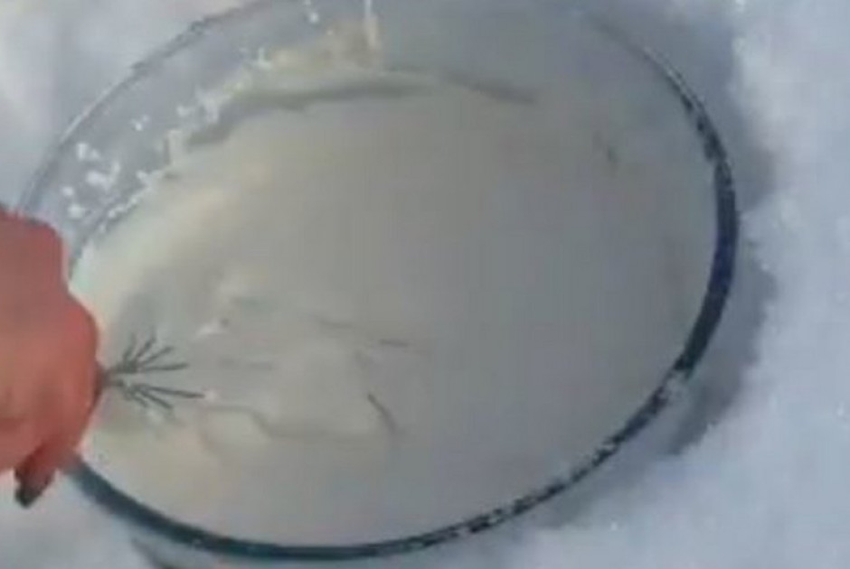 &Kappa;&alpha;&nu;&alpha;&delta;ά&sigmaf;: &Mu;&eta;&tau;έ&rho;&alpha; &phi;&tau;&iota;ά&chi;&nu;&epsilon;&iota; &pi;&alpha;&gamma;&omega;&tau;ό &sigma;&tau;&omicron; &chi;&iota;ό&nu;&iota; &sigma;&tau;&omicron;&upsilon;&sigmaf; -15&deg;C &kappa;&alpha;&iota; &gamma;ί&nu;&epsilon;&tau;&alpha;&iota; viral