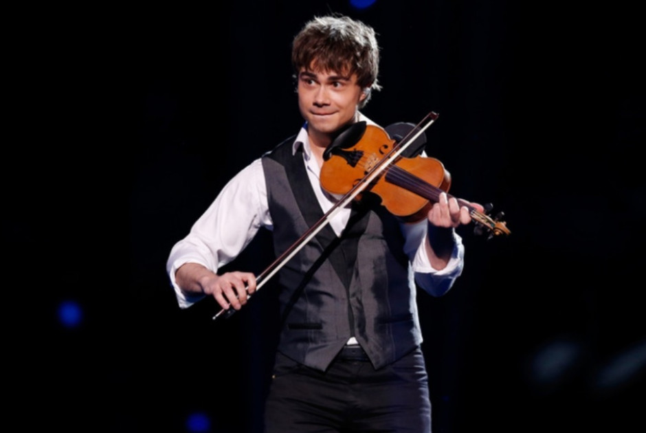 &Omicron; &Alpha;&lambda;&epsilon;&xi;ά&nu;&tau;&epsilon;&rho; &Rho;ί&mu;&pi;&alpha;&kappa; &epsilon;&pi;&iota;&sigma;&tau;&rho;έ&phi;&epsilon;&iota; &sigma;&tau;&eta; Eurovision &kappa;&alpha;&iota; &delta;&iota;&epsilon;&kappa;&delta;&iota;&kappa;&epsilon;ί &xi;&alpha;&nu;ά &mu;&iota;&alpha; &nu;ί&kappa;&eta; &gamma;&iota;&alpha; &tau;&eta; &Nu;&omicron;&rho;&beta;&eta;&gamma;ί&alpha;