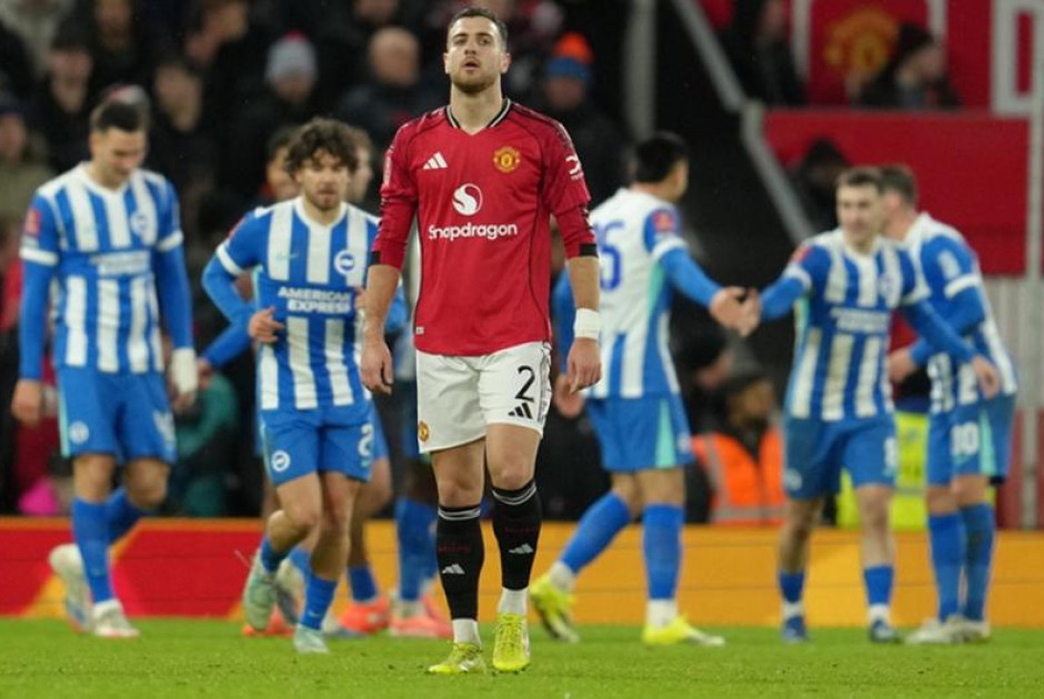 «Ακέφαλη» και… αποκλεισμένη από το Κύπελλο η Γιουνάιτεντ, τεράστια επιτυχία για την Μπράιτον!