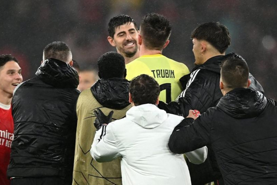 &Eta; &Rho;&epsilon;ά&lambda; έ&chi;&alpha;&sigma;&epsilon; &tau;&eta;&nu; 8ά&delta;&alpha;, &alpha;&lambda;&lambda;ά &omicron; &Kappa;&omicron;&upsilon;&rho;&tau;&omicron;&upsilon;ά &chi;ά&rho;&eta;&kappa;&epsilon; &gamma;&iota;&alpha; &tau;&eta;&nu; &tau;&rho;&omicron;&mu;&epsilon;&rho;ή &sigma;&tau;&iota;&gamma;&mu;ή &tau;&omicron;&upsilon; &alpha;&nu;&tau;ί&pi;&alpha;&lambda;&omicron;&upsilon; &tau;&epsilon;&rho;&mu;&alpha;&tau;&omicron;&phi;ύ&lambda;&alpha;&kappa;&alpha;!