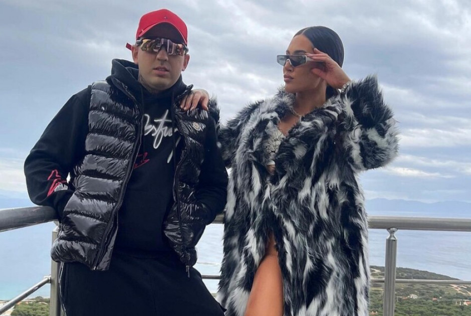 O DJ Stephan &epsilon;&pi;&iota;&beta;&epsilon;&beta;&alpha;ί&omega;&sigma;&epsilon; &tau;&omicron;&nu; &chi;&omega;&rho;&iota;&sigma;&mu;ό &tau;&omicron;&upsilon; &alpha;&pi;ό &tau;&eta;&nu; Έ&lambda;&epsilon;&nu;&alpha; &Tau;&sigma;&alpha;&gamma;&kappa;&rho;&iota;&nu;&omicron;ύ