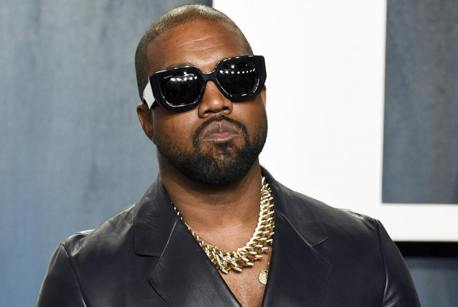 Kanye West: &Zeta;ή&tau;&eta;&sigma;&epsilon; &delta;&eta;&mu;ό&sigma;&iota;&alpha; &sigma;&upsilon;&gamma;&gamma;&nu;ώ&mu;&eta; &gamma;&iota;&alpha; &tau;&iota;&sigmaf; &alpha;&nu;&tau;&iota;&sigma;&eta;&mu;&iota;&tau;&iota;&kappa;έ&sigmaf; &delta;&eta;&lambda;ώ&sigma;&epsilon;&iota;&sigmaf;