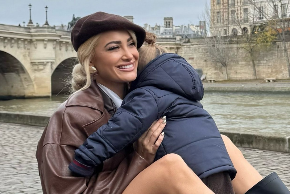 Ιωάννα Τούνη: Στο νοσοκομείο με τον γιο της, Πάρη