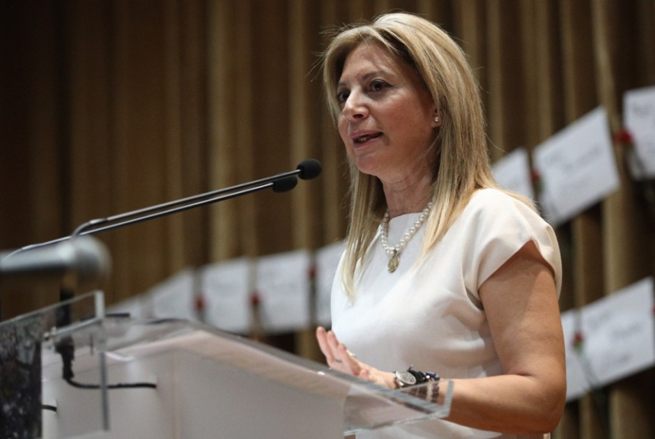 &Mu;&alpha;&rho;ί&alpha; &Kappa;&alpha;&rho;&upsilon;&sigma;&tau;&iota;&alpha;&nu;&omicron;ύ: &laquo;&Eta; &delta;ή&lambda;&omega;&sigma;ή &mu;&omicron;&upsilon; &gamma;&iota;&alpha; &tau;&iota;&sigmaf; &alpha;&mu;&beta;&lambda;ώ&sigma;&epsilon;&iota;&sigmaf; &delta;&iota;&alpha;&sigma;&tau;&rho;&epsilon;&beta;&lambda;ώ&theta;&eta;&kappa;&epsilon; &sigma;&kappa;&omicron;&pi;ί&mu;&omega;&sigmaf;&raquo;