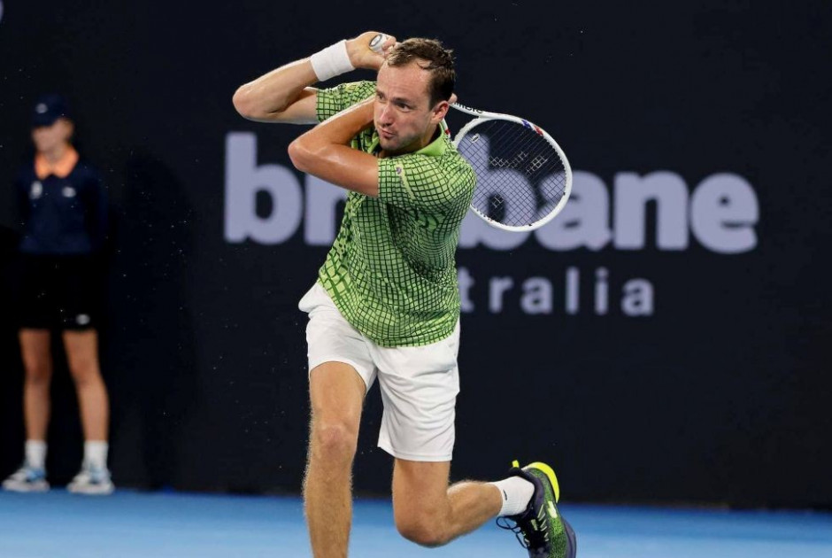 Σήκωσε το τρόπαιο στο Μπρίσμπεν ο Μεντβέντεφ