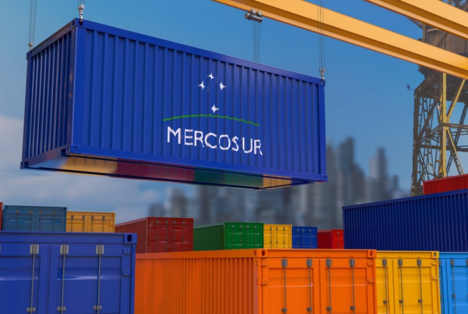 &Sigma;ή&mu;&epsilon;&rho;&alpha; &eta; &iota;&sigma;&tau;&omicron;&rho;&iota;&kappa;ή &sigma;&upsilon;&mu;&phi;&omega;&nu;ί&alpha; &Epsilon;&Epsilon;-Mercosur &mu;&epsilon;&tau;ά &alpha;&pi;ό 25 &chi;&rho;ό&nu;&iota;&alpha; &delta;&iota;&alpha;&pi;&rho;&alpha;&gamma;&mu;&alpha;&tau;&epsilon;ύ&sigma;&epsilon;&omega;&nu;