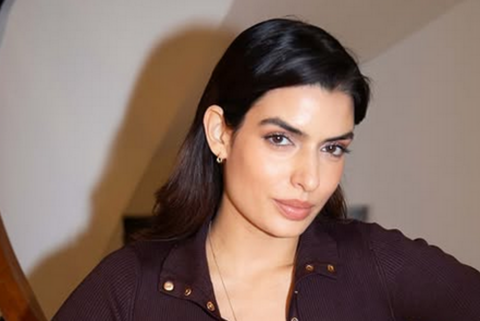 &Eta; &Tau;ό&nu;&iota;&alpha; &Sigma;&omega;&tau;&eta;&rho;&omicron;&pi;&omicron;ύ&lambda;&omicron;&upsilon; &alpha;&pi;&omicron;&chi;&alpha;&iota;&rho;&epsilon;&tau;ά &tau;&omicron;&nu; &pi;&alpha;&tau;έ&rho;&alpha; &tau;&eta;&sigmaf;