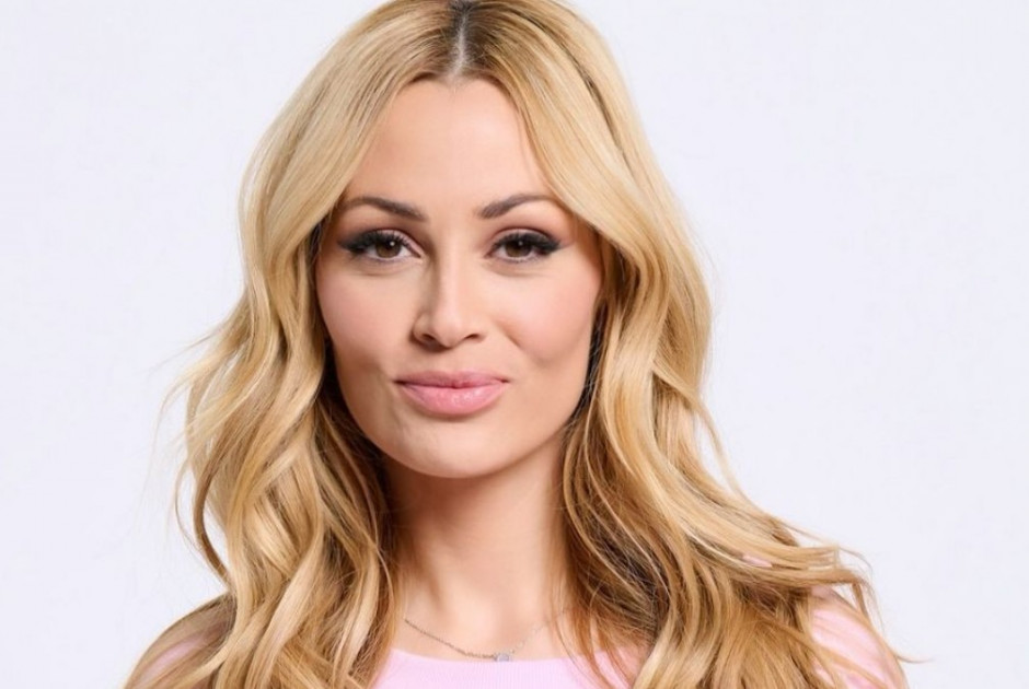 Ελένη Βουλγαράκη: «Σπάραξε» στην τελευταία ραδιοφωνική της εκπομπή