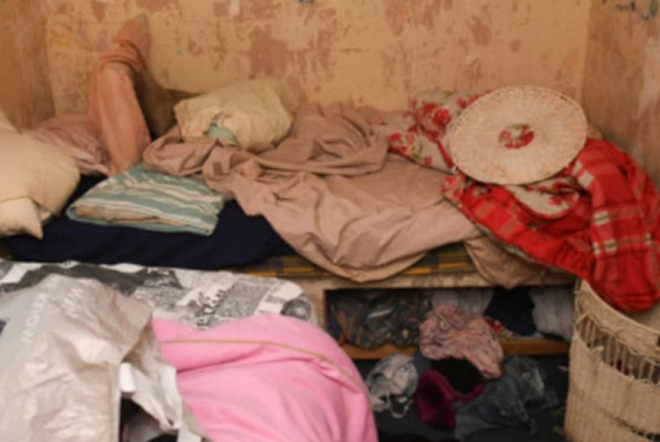 &Beta;&rho;&epsilon;&tau;&alpha;&nu;ί&alpha;: &Mu;&eta;&tau;έ&rho;&alpha; 10 &pi;&alpha;&iota;&delta;&iota;ώ&nu; &kappa;&rho;&alpha;&tau;&omicron;ύ&sigma;&epsilon; &gamma;&upsilon;&nu;&alpha;ί&kappa;&alpha; &sigma;&kappa;&lambda;ά&beta;&alpha; &sigma;&tau;&omicron; &sigma;&pi;ί&tau;&iota;